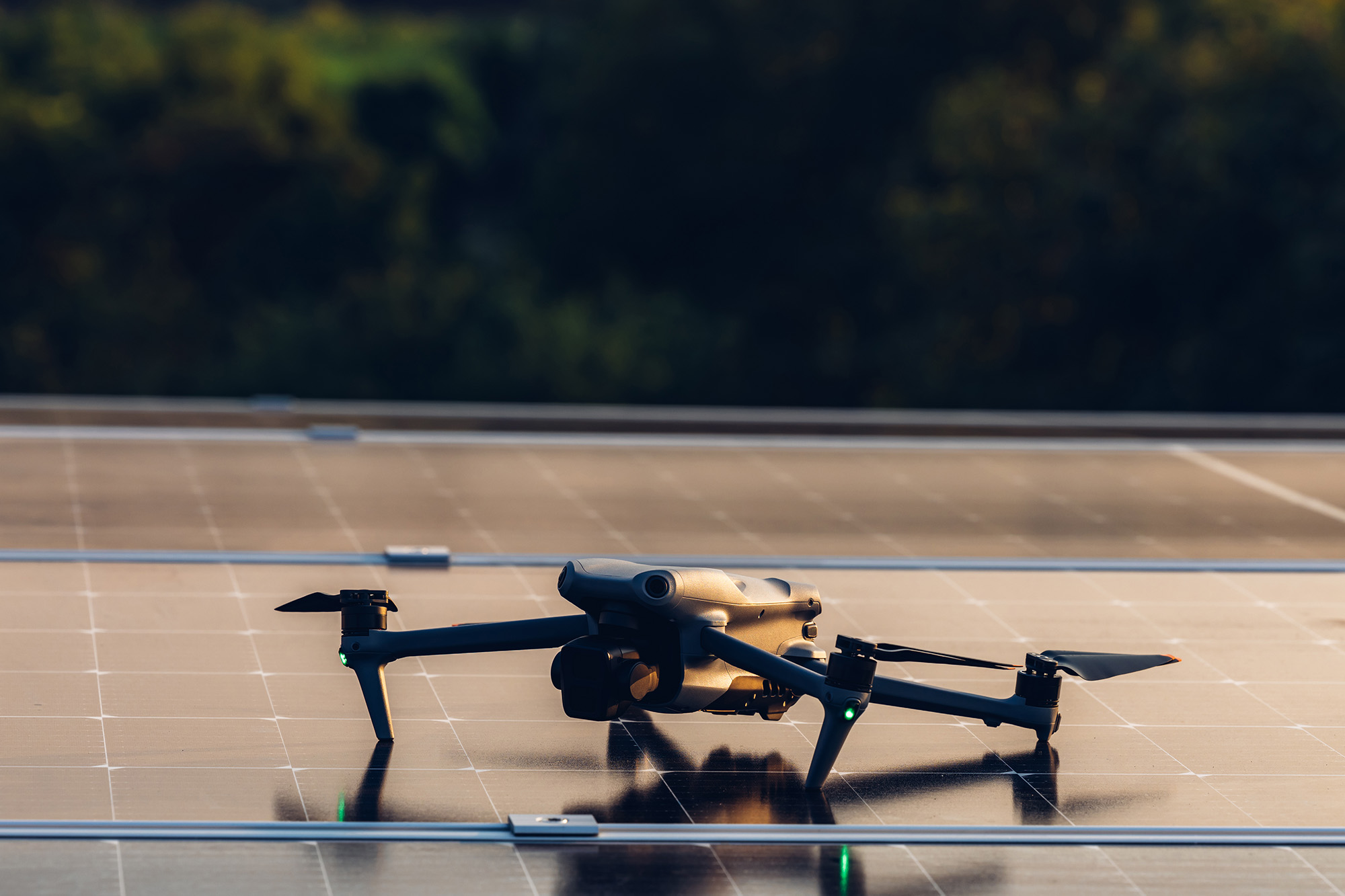 drone-inspects-damage-on-solar-panel-in-a-rooftop-2024-08-13-01-18-08-utc Solar Operations & Maintenance (O&M) Services Thermagraphic Surveys